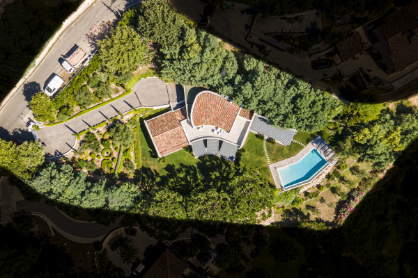 villa in Cannes : Rent brand new villa with amazing sea views and infinity swimming pool  in Cannes - Photo 34