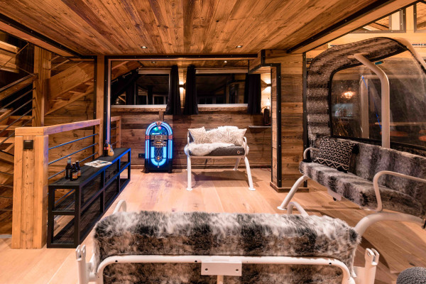 villa in Tignes : Rent deluxe chalet with spectacular view of Mont Blanc - Photo 2