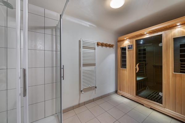 villa in Courchevel : Rent lovely chalet in Courchevel Village - Photo 15