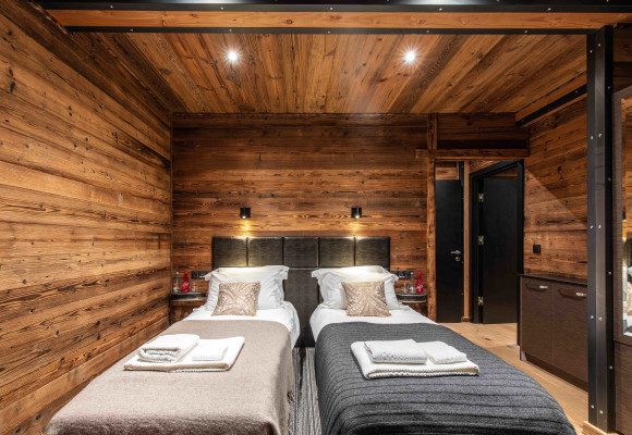 apartment in Tignes : Rent deluxe chalet with one of the finest views in the resort - Photo 12