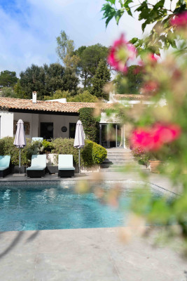 villa in Mougins : Rent wonderful 5 bedroom villa located in a prestigious domaine in Mougins - Photo 27