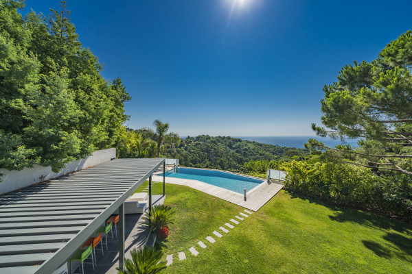 villa in Cannes : Rent brand new villa with amazing sea views and infinity swimming pool  in Cannes - Photo 23