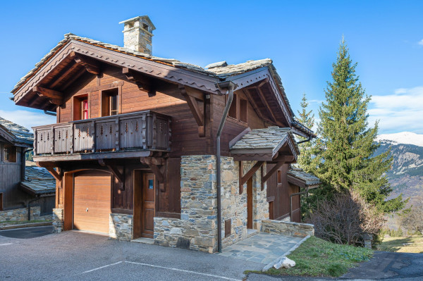 villa in Courchevel : Rent this cosy chalet, perfect for a family - Photo 0