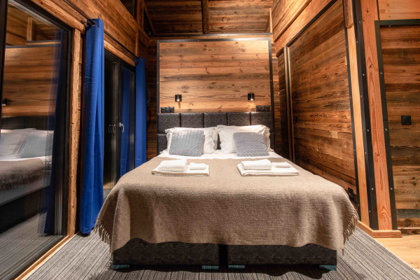 apartment in Tignes : Rent deluxe chalet with one of the finest views in the resort - Photo 10