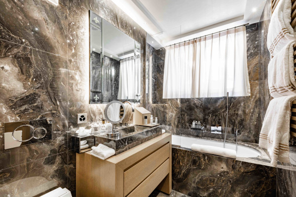 villa in  : Rent beautiful chalet in Crans-Montana - Photo 21