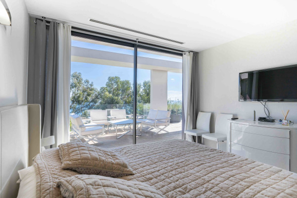 villa in Cannes : Rent beautiful 4 bedrooms with sea view - Photo 10
