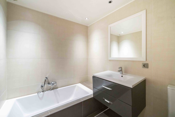 villa in Cannes : Rent beautiful 4 bedrooms with sea view - Photo 14