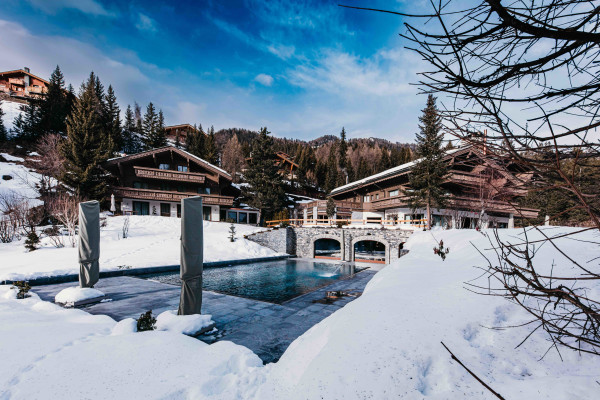 villa in  : Rent beautiful chalet in Crans-Montana - Photo 1