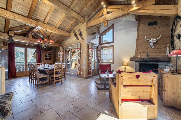 villa in Courchevel : Rent lovely chalet in Courchevel Village - Photo 1