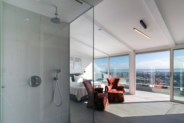 villa in Cannes : Rent gorgeous 7-bedroom villa with sea view in the heights of Cannes - Photo 8