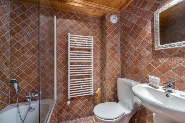 villa in Courchevel : Rent this cosy chalet, perfect for a family - Photo 13