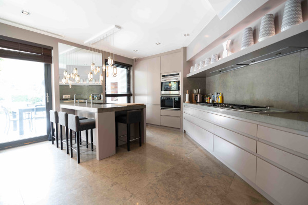 villa in Mougins : Rent wonderful 5 bedroom villa located in a prestigious domaine in Mougins - Photo 10