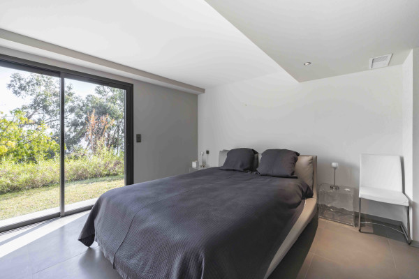 villa in Cannes : Rent beautiful 4 bedrooms with sea view - Photo 13
