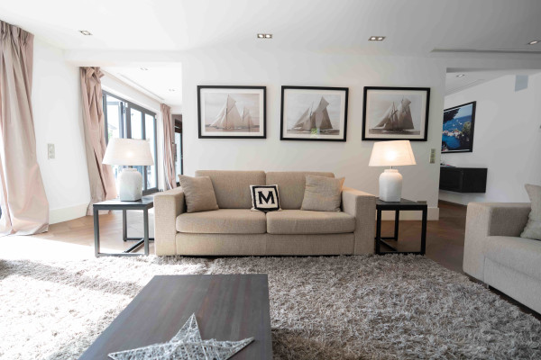 villa in Mougins : Rent wonderful 5 bedroom villa located in a prestigious domaine in Mougins - Photo 5