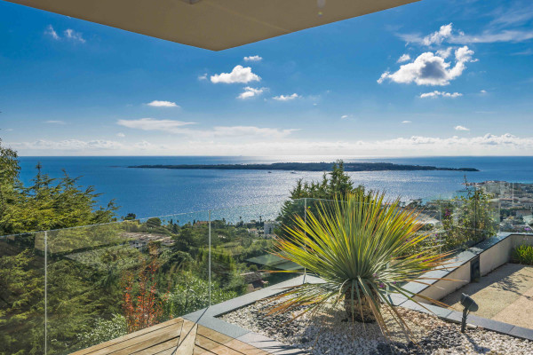 villa in Cannes : Rent beautiful 4 bedrooms with sea view - Photo 2