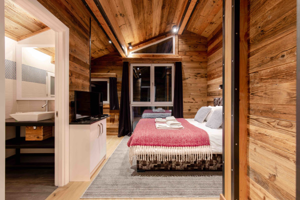 villa in Tignes : Rent deluxe chalet with spectacular view of Mont Blanc - Photo 10