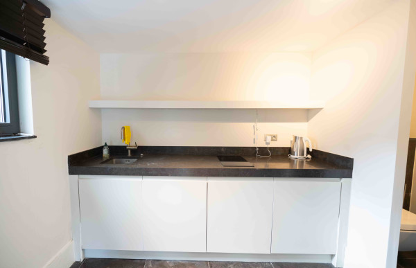 villa in Mougins : Rent wonderful 5 bedroom villa located in a prestigious domaine in Mougins - Photo 37