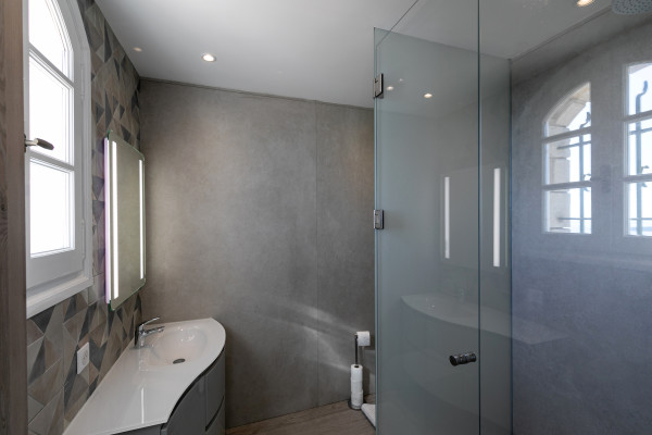 villa in Cannes : Rent gorgeous 7-bedroom villa with sea view in the heights of Cannes - Photo 30