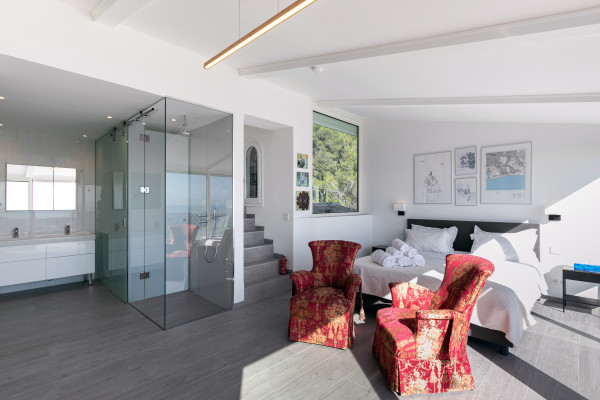 villa in Cannes : Rent gorgeous 7-bedroom villa with sea view in the heights of Cannes - Photo 9