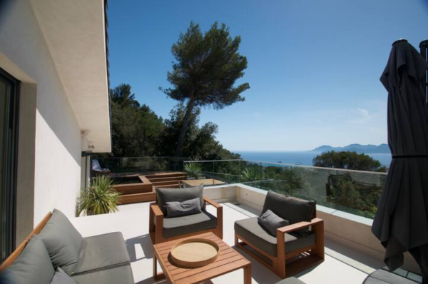 villa in Cannes : Rent lovely villa with sea view - Photo 12