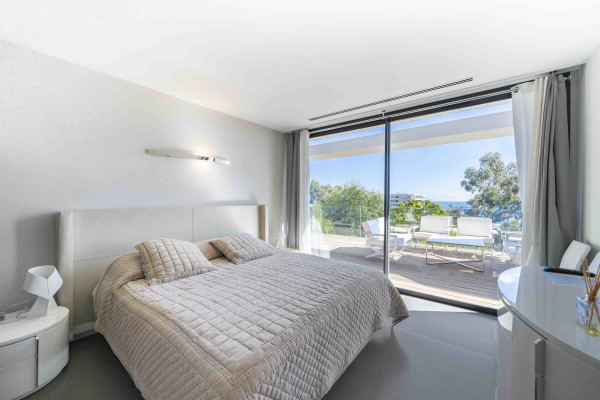 villa in Cannes : Rent beautiful 4 bedrooms with sea view - Photo 9