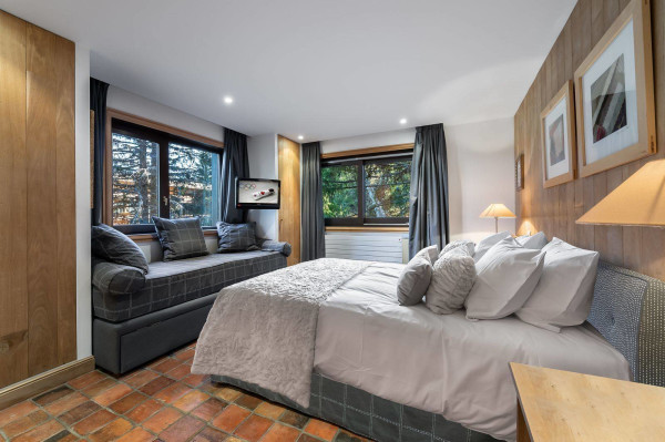 villa in Courchevel : Rent this Chalet in Jardin Alpin - Photo 16