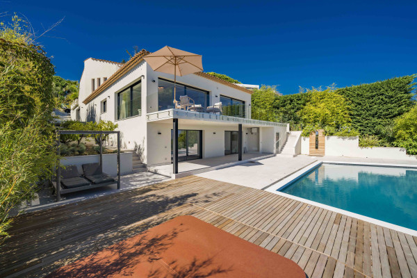 villa in Cannes : Rent this brand new villa located in one of the most sought after area in Cannes. - Photo 28