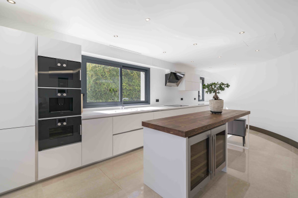 villa in Cannes : Rent this brand new villa located in one of the most sought after area in Cannes. - Photo 9