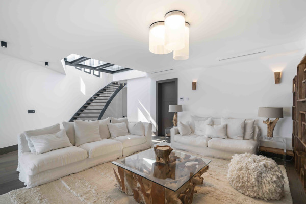 villa in Cannes : Rent this brand new villa located in one of the most sought after area in Cannes. - Photo 8