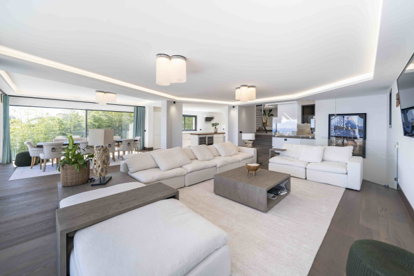 villa in Cannes : Rent this brand new villa located in one of the most sought after area in Cannes. - Photo 7