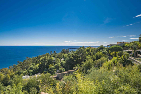 villa in Cannes : Rent this brand new villa located in one of the most sought after area in Cannes. - Photo 26