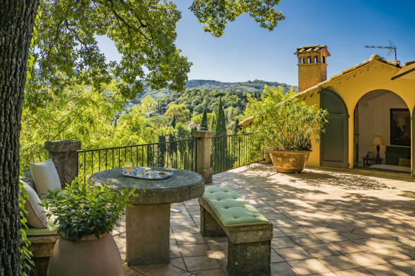 villa in Mougins : Rent this magnificent 6 bedroom domaine located in a magical setting with a Tennis court - Photo 36
