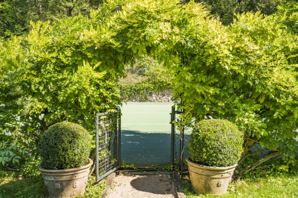 villa in Mougins : Rent this magnificent 6 bedroom domaine located in a magical setting with a Tennis court - Photo 74