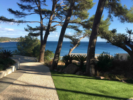 villa in St Tropez : Rent this incredible castle completely renovated with an amazing location. - Photo 3