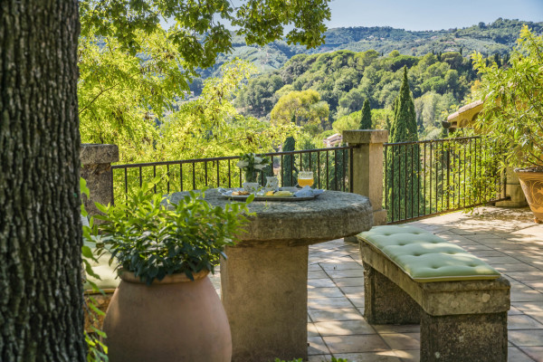 villa in Mougins : Rent this magnificent 6 bedroom domaine located in a magical setting with a Tennis court - Photo 37