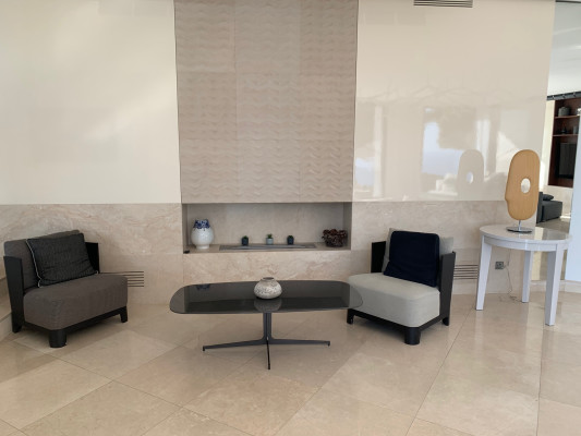 villa in Cannes : Rent Ultra Modern 7 bedroom villa overlooking the Islands off Cannes with easy access into the Croisette - Photo 9