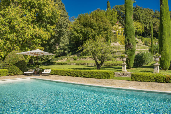 villa in Mougins : Rent this magnificent 6 bedroom domaine located in a magical setting with a Tennis court - Photo 66