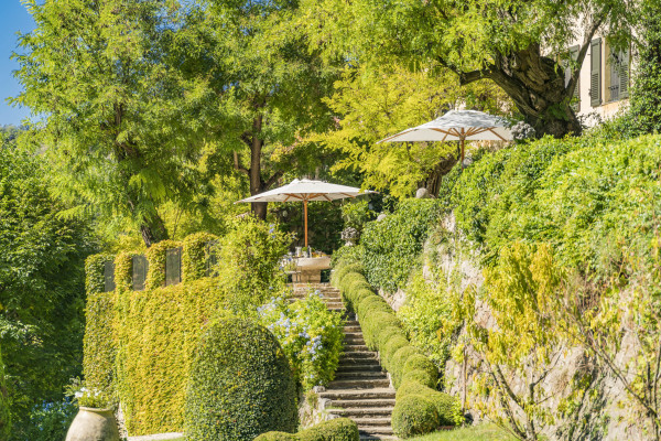 villa in Mougins : Rent this magnificent 6 bedroom domaine located in a magical setting with a Tennis court - Photo 58