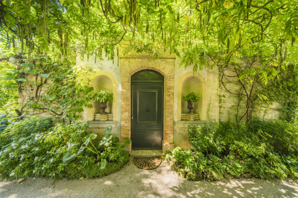 villa in Mougins : Rent this magnificent 6 bedroom domaine located in a magical setting with a Tennis court - Photo 15