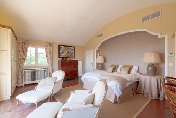 villa in Châteauneuf-Grasse : Rent magnificent villa with a breathtaking view over the French Riviera - Photo 8