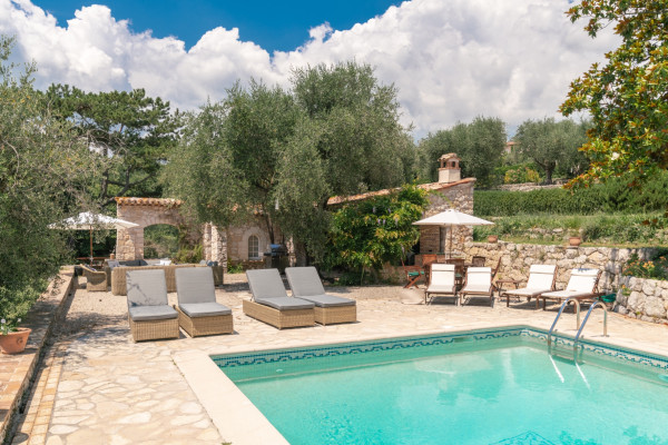 villa in Châteauneuf-Grasse : Rent magnificent villa with a breathtaking view over the French Riviera - Photo 22