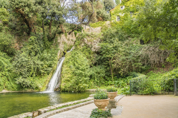 villa in Mougins : Rent this magnificent 6 bedroom domaine located in a magical setting with a Tennis court - Photo 62