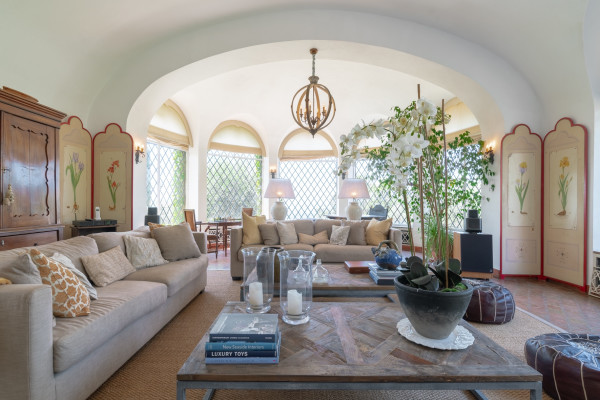 villa in Châteauneuf-Grasse : Rent magnificent villa with a breathtaking view over the French Riviera - Photo 5