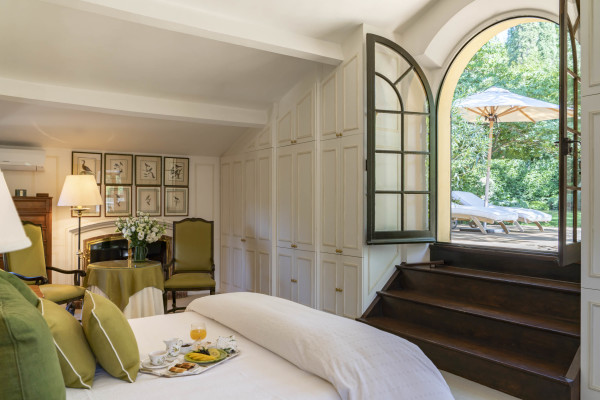 villa in Mougins : Rent this magnificent 6 bedroom domaine located in a magical setting with a Tennis court - Photo 33