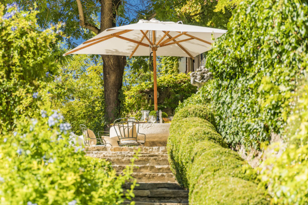 villa in Mougins : Rent this magnificent 6 bedroom domaine located in a magical setting with a Tennis court - Photo 5