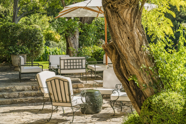 villa in Mougins : Rent this magnificent 6 bedroom domaine located in a magical setting with a Tennis court - Photo 8