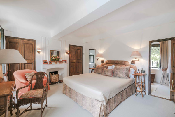 villa in Mougins : Rent this magnificent 6 bedroom domaine located in a magical setting with a Tennis court - Photo 50