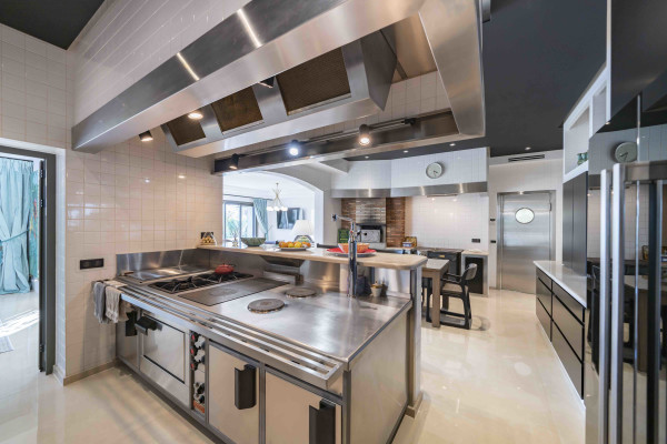 villa in Saint-Paul-de-Vence : Rent this lovely house in Saint Paul de Vence with a gorgeous view and all amenities you need to have a lovely stay. - Photo 23
