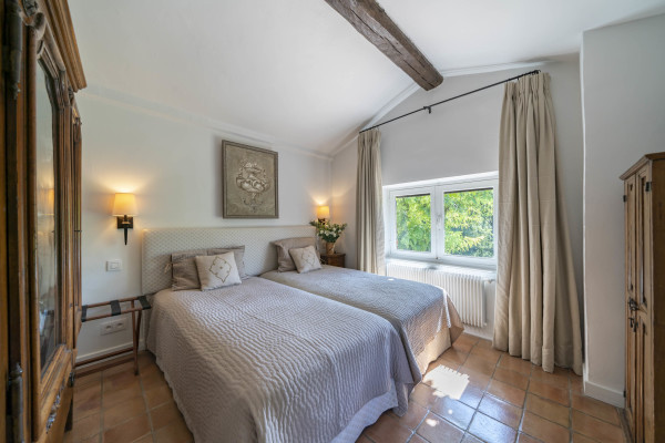 villa in Mougins : Rent this magnificent 6 bedroom domaine located in a magical setting with a Tennis court - Photo 55