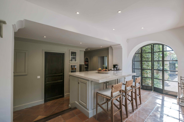 villa in Mougins : Rent this magnificent 6 bedroom domaine located in a magical setting with a Tennis court - Photo 24